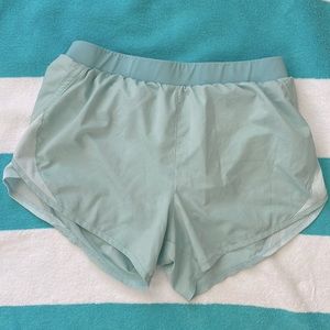 Under Armour Women's Play Up 3.0 Shorts light blue size small EUC